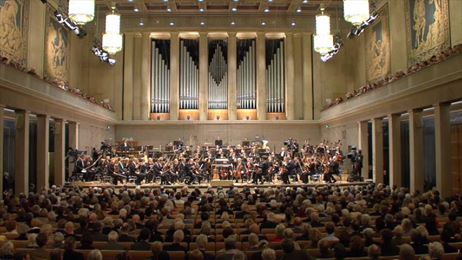 Maestro Mariss Jansons was given an almighty and heartwarming birthday surprise from his orchestra